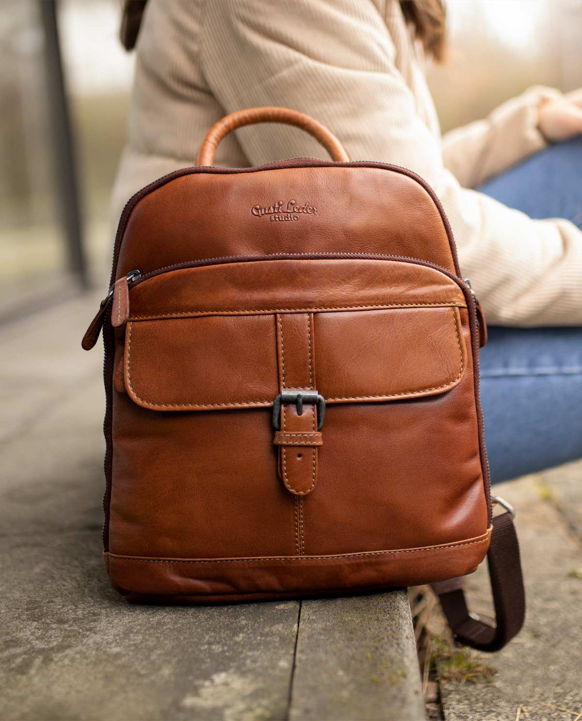Outlet Rucksack - kleinere Lederfehler - andere Innenfutter -  ansonsten neu – Siehe Video